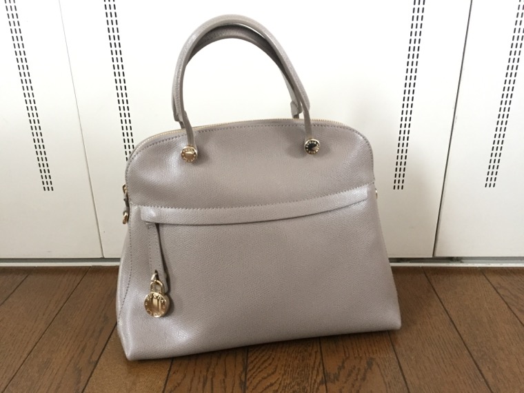 大人気♡ FURLA パイパー Mサイズ