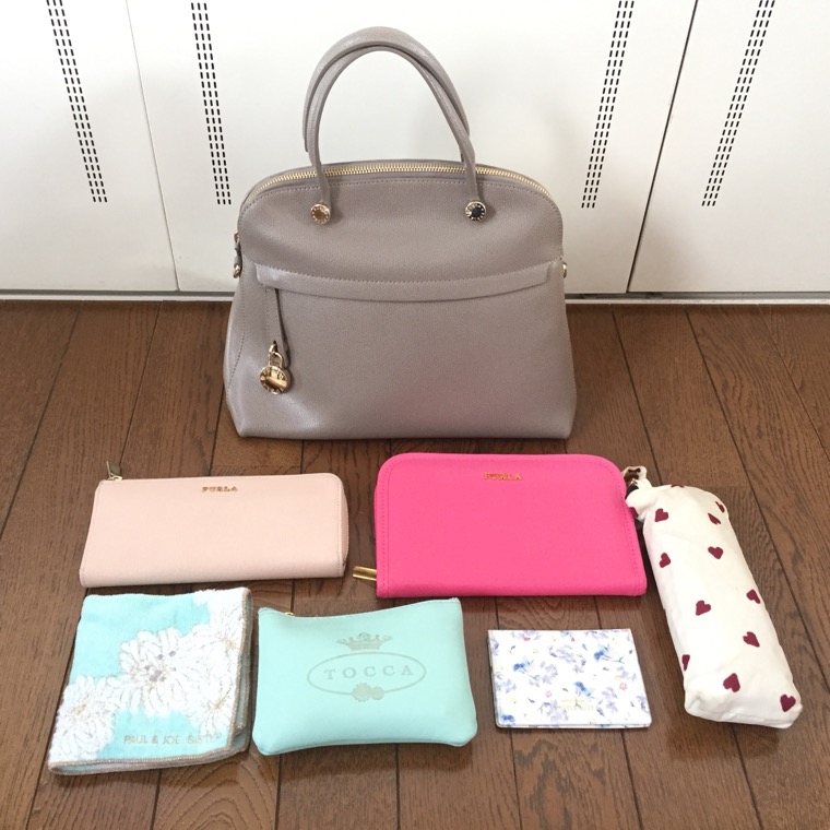 大人気♡ FURLA パイパー Mサイズ