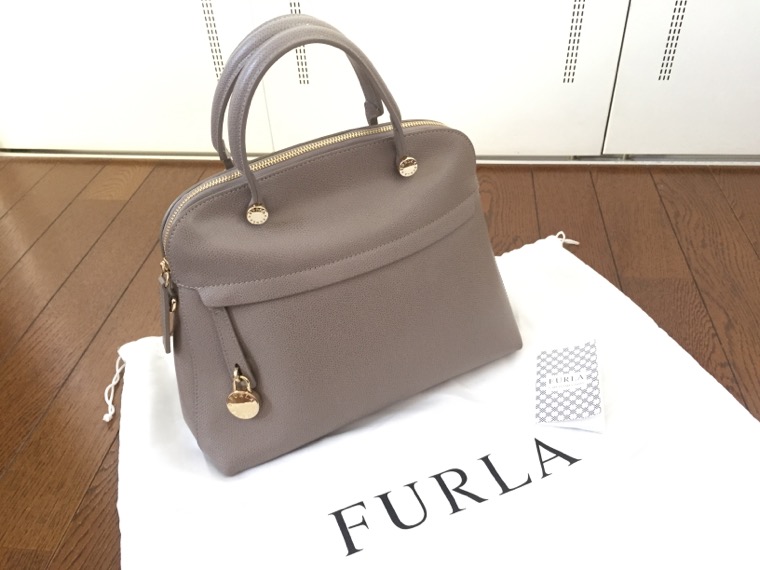 【美品】FURLA　PIPER 　 Mサイズ